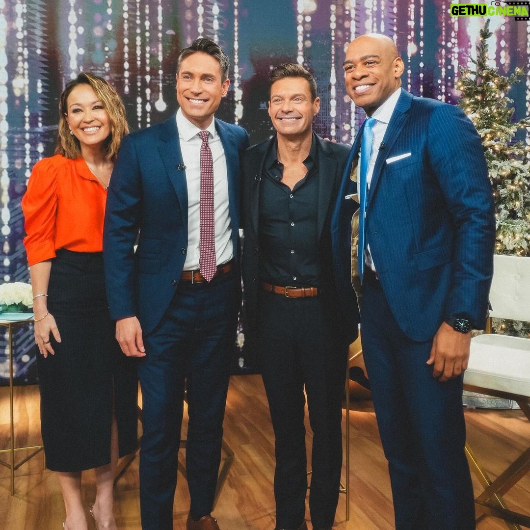 Ryan Seacrest Instagram - It’s a good morning talking all things @rockineve Times Square, New York City