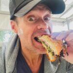 Ryan Seacrest Instagram - My pre-Idol meal is this sasto focaccia sandwich at Saffy’s. Highly recommend it and tuning into #AmericanIdol tonight at 8/7c on ABC. What’re you having tonight before Idol 🍽️?