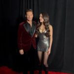 Ryan Seacrest Instagram - The best way to kick off the holiday season #KIISJingleBall Styled by: @mrmiles_siggins Hair/Grooming by: @jaysonstacy Suit: @brunellocucinelli_brand Shirt: @paulsmithdesign Kia Forum