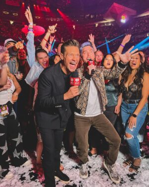 Ryan Seacrest Instagram - iHeart Festival never disappoints
 
@lennykravitz was the epitome of cool, @publicenemy brought the noise, my dear friend @kellyclarkson was magic on stage, and so many more stars delivered incredible performances across 2 nights spanning all genres. What could be better? #iHeartFestival2023