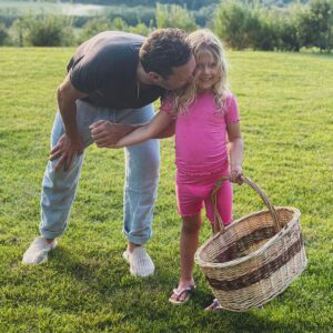 Ryan Seacrest Instagram - Garden field trip. I think the basket might be too big for 3 cherry tomatoes
