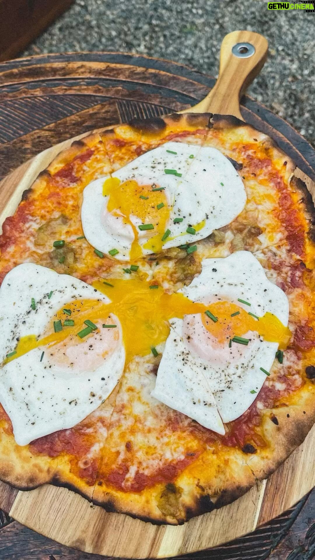 Ryan Seacrest Instagram - One of my favorites - runny egg on pizza 🍕 🍳 #gameday
