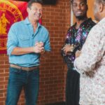 Ryan Seacrest Instagram - Back in front of the #AmericanIdol audition doors and it feels like home 🏡 We’re visiting the judge’s hometowns this season & it all starts now! #Tuskegee #SantaBarbara #Leesburg Hair/Grooming: @jaysonstacy Styled by: @mrmiles_siggins Shirt & Shoes: @brunellocucinelli_brand Jeans: @paige