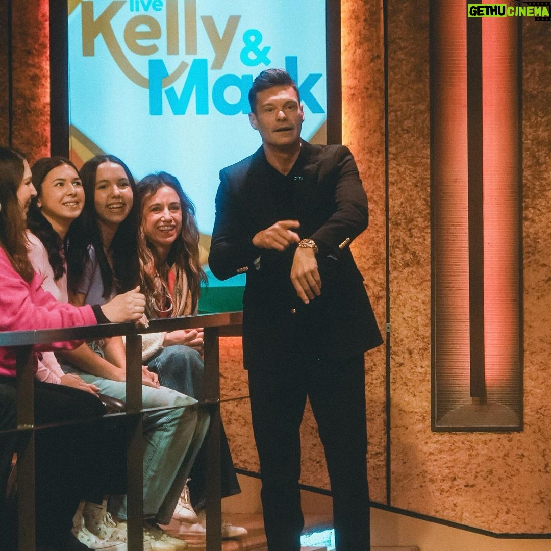 Ryan Seacrest Instagram - A New York minute. It was great to be back at @goodmorningamerica and @livekellyandmark to talk about the exciting next season of #Idol Don’t miss the #AmericanIdol premiere this Sunday 8/7c on ABC, stream on Hulu