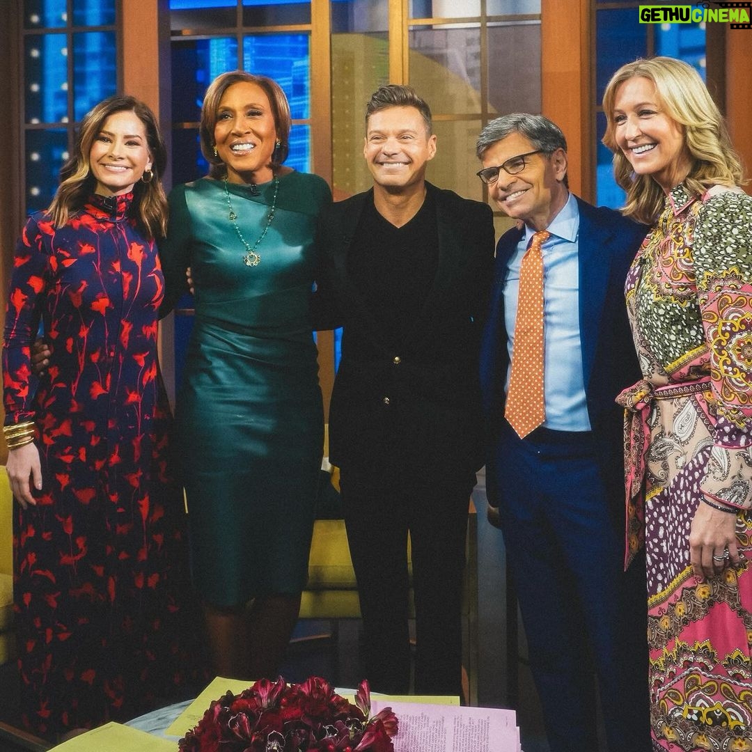 Ryan Seacrest Instagram - A New York minute. It was great to be back at @goodmorningamerica and @livekellyandmark to talk about the exciting next season of #Idol Don’t miss the #AmericanIdol premiere this Sunday 8/7c on ABC, stream on Hulu
