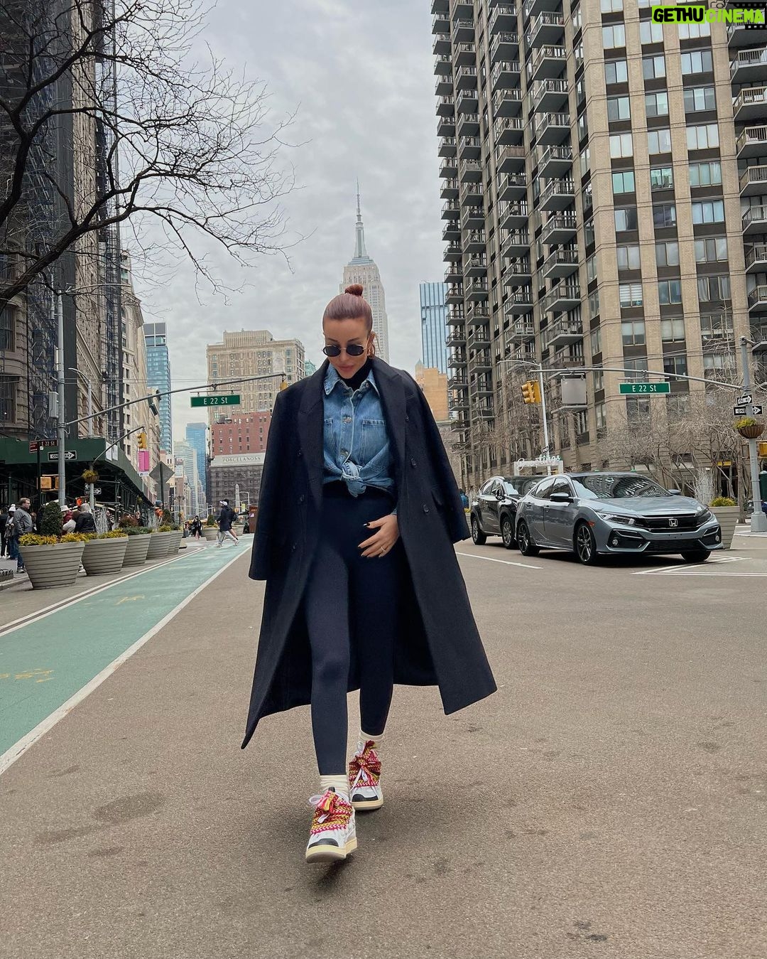 Rym Renom Instagram - Combien sur /10 pour ce look ? 🏙🍎 New York City