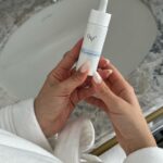 Rym Renom Instagram – #sponsorisé

Saviez-vous que la nuit est le moment où votre peau se régénère le mieux ? 🌚

Le sérum régénérant intense de chez @dayplus est ma nouvelle routine du soir favorite 🤩 

Pourquoi ? 🤔
> Il aide la peau à se régénérer,
> Il rééquilibre et apaise durablement
> Il nourrit et repulpe en profondeur

Avec ce sérum ma peau est régénérée et repulpée au réveil, merci @dayplus 🤍

Profitez de -20% avec mon code RYM20 🛍️