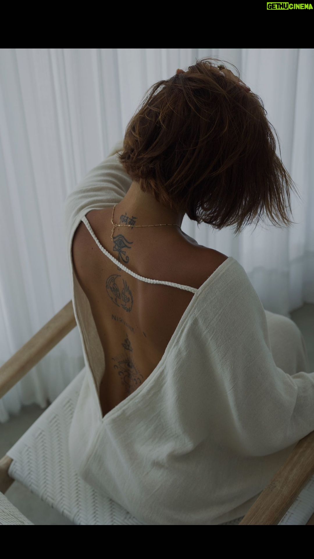 Rym Renom Instagram - Hola Hola ! đ€ BientĂŽt je vous annoncerai la date de sortie de ma collection de robes avec @kita_dua_bali , une marque de vĂȘtement que jâapprĂ©cie Ă©normĂ©ment đ„° Nous travaillons depuis plusieurs mois et jâai pu apprendre Ă©normĂ©ment de choses dans le domaine du textile. HĂąte de vous voir porter nos crĂ©ations ! đ«¶đŒ #publicitĂ©nonremunĂ©rĂ©e Bali, Indonesia