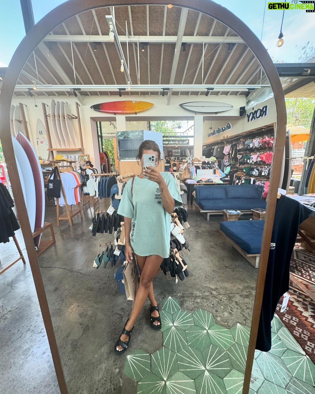 Rym Renom Instagram - Février 🫶🏼 Uluwatu, Bali, Indonesia