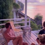 Rym Renom Instagram - Friends, laughter, sea, a bit of guitar, and a lot of fun. @villa_deeksha_bali 🤍 Uluwatu, Bali, Indonesia