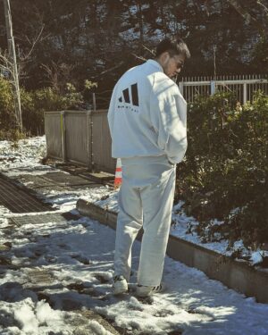 Ryoma Takeuchi Instagram - classic なadidas ♡✌️

#adidas #adidasoriginals 
#adidassuperstar