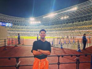 Ryoma Takeuchi Instagram - 素敵な試合を観れた。

満員の観客　PSGの選手　フロンターレの選手　三浦和良さん大久保嘉人さんに会えた事。　パワーをもらった。

よし六本木に帰ろう。

　　　　

#六本木クラス 
3話ありがとうございました。3話は撮影してて凄く楽しかった　充実していた回でした。4話も宜しくお願いします❗️