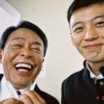 Ryoma Takeuchi Instagram - #六本木クラス 『リメイク』とはなんなのか…クランクインする前に考えた事があります。 『もう一度つくる』『作りなおす』などありますが。今回六本木クラスをやる上で何が1番必要なのかずっと考えてました。 作品創りおいて絶対は無いし、確定な正解は出ませんでしたが…でも１つわかったのは この六本木クラスは素晴らしい原作、#梨泰院クラス と同様の内容。そして日本語で六本木という街で新たなキャストが人間関係を築き上げる。　まさにその通りだなと。 僕らが重要視しなきゃいけないのは、比較では無く、どうやったら六本木という舞台でこの素晴らしい原作を 表現できるのか。 僕はそう思いました。 そして今日もチーム全員そう思いながら撮影していきます。 皆さんどうか、この六本木で戦い抜くユニークなキャラクター達の人生を、最後まで応援して頂けたら嬉しいです。 宜しくお願いします🌰 #六本木 #六本木クラス #이태원 #이태원클라쓰 #リメイク #ドラマ 小言ですか… 原作者のチョ・グァンジンさんが『六本木クラスは韓国版のコピーではなく、日本の新しいドラマとしてとても面白かったです』と　その言葉に凄く救われました。