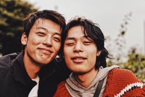 Ryoma Takeuchi Instagram - これからは…
もっと一緒に写真を残していこう。

弟よ　もっと頑張ってくれ🤍

#弟 #leica #leicasl2s