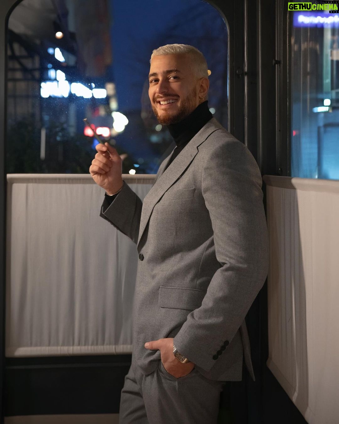 Saad Lamjarred Instagram - Persist in digging for success regardless of the challenges. #saadlamjarred1 #saadlamjarred #الله_يبارك_فعمر_سيدي #love_my_fans_forever_and_ever #me7tal_el7ob #محتال_الحب #love_yourself taken by @marywilldayn