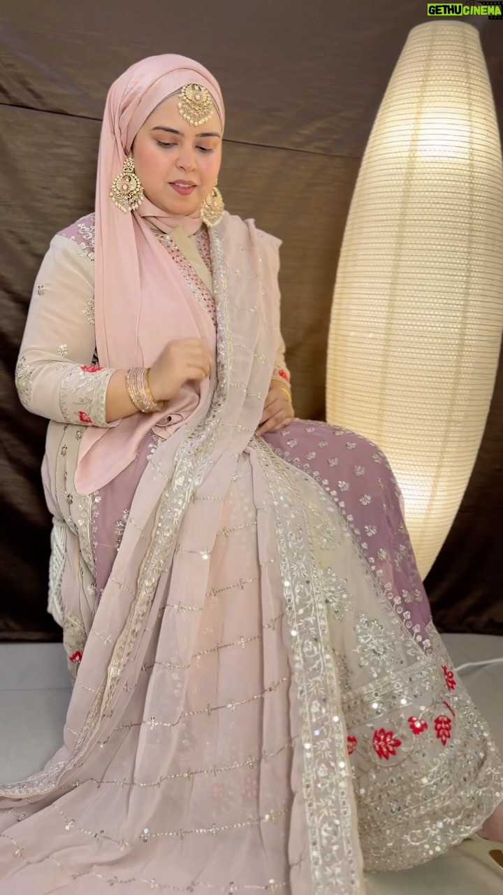 Saba Ibrahim Instagram - Ramadan and Eid outfit inspiration 🤍 . . AAP logo ne EID OUTFIT decide kar liya? . . Ramadan sale live on @boutiquecollectionmirza01 CASH ON DELIVERY NOT AVAILABLE ❌ SHIP WORLDWIDE ALHAMDULILLAH ✅ DEALING IN PAKISTANI REPLICA’S, DESINGER READYMADE OUTFITS, BRANDED ,NON BRANDED OUTFITS, LUKHNAWI, PHULKARI, KASHMIRI SUITS, JAIPURI SUITS, DAILY WEAR STICHED AND UNSTITCHED SUITS ALSO AMERICAN DIAMOND JEWELLERY ❤️ #mirzasboutique #sabaibrahim #sabakajahaan
