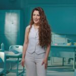 Saba Mubarak Instagram - “Here are my Life Lessons. 📖 Class is in session and was up front and centre of the classroom with the British Council. We talked about my time at school, my career’s greatest achievements, and why I think organizations like their’s help students have the best learning experience. Watch the full episode above and let me know what your memories from school are! ”. #TogetherWeGoFurther #BritishCouncilPartnerSchools #SupportingQualityEducation