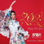 Saba Mubarak Instagram - كل يوم و لحظة بتمرق الها معنى و الها قيمة ، و احنا شي مهم بهالكون … و اي شي بنعملو بيعمل فرق ، لازم نكون مناح مع حالنا ، و نحب حالنا لحتى نعرف نحب اي شي برات حالنا… يمكن كلام مكرر ، بس كلام حقيقي ، انا بهالسنة قررت اكون الطف و اكرم مع نفسي … و اقل احكام على اي انسان او شي بهالحياة ، قررت احب اكتر ، و اكون حقيقية مع حالي.. و اسمع صوت حدسي ، و قلبي قررت اكون اقرب لربي… و متصلة معو اكتر.. و قررت اساعد طول ما عندي قدرة و حتى لو بأقل الاشياء … قررت اقضي وقت اكتر اعمل الاشياء الي بتفرحني و بحبها ، ووقت اقل اندم ع اشياء صارت ، او اقلق من بكرا… بحبكم و كل سنة و انتو سالمين