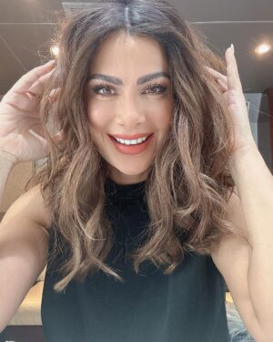 Saba Mubarak Instagram - Hi everyone how have you been ???? I’m sending you love ❤️. Makeup @bysaraerian