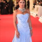 Saba Mubarak Instagram - ‎من افتتاح مهرجان القاهرة السينمائي الدولي 44 @cairofilms So my super @yasmineeissa put me in this @toni_maticevski masterpiece. And I was honored to be wearing these gorgeous vintage necklaces from the legendary @azzafahmy Styled by @yasmineeissa makeup by my little one @bysaraerian hair by the super talented @michaelghabbour1. much love to @mayareldegwey for everything ❤️