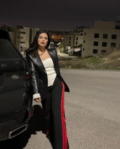 Saba Mubarak Instagram - Last night’s vibes Loving my blazer ❤️