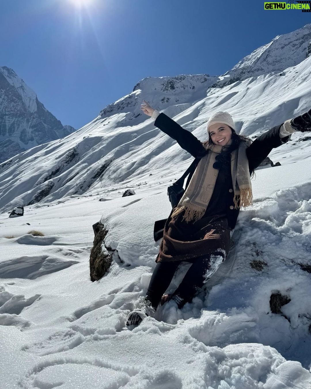 Sabila Nur Instagram - 🥶❤️ Annapurna Base Camp (ABC)