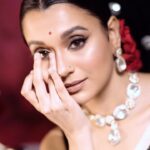 Sabila Nur Instagram - wearing: @audriana_exclusives makeover: @zahidkhanbridalmakeover 📸: @syedshahewar.hussain.7