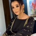 Sabila Nur Instagram – Her eyes have magic in it 🪄 
Beautiful @sabla.babla  standing out perfectly with our Elegant touch 👌

Look Elegant 
Be Elegant 
❤️❤️❤️❤️