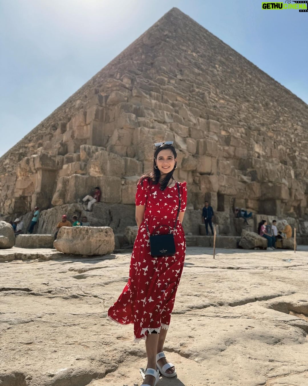 Sabila Nur Instagram - Egypt, Day 1 😍 @chologhuri thank you for the amazing service! The Pyramids of Giza