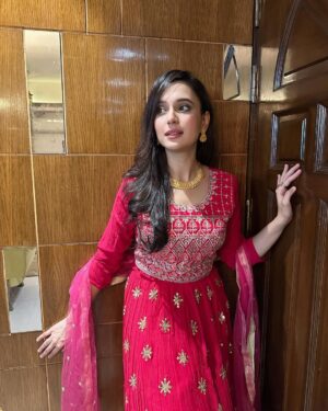 Sabila Nur Instagram - fuchsia dreams 🌸💕

wearing: @lavishbykarishma