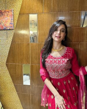 Sabila Nur Instagram - fuchsia dreams 🌸💕

wearing: @lavishbykarishma