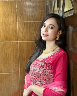 Sabila Nur Instagram - fuchsia dreams 🌸💕

wearing: @lavishbykarishma