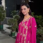 Sabila Nur Instagram - wearing: @meherofficials 😘