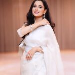Sabila Nur Instagram - For the love of white 🤍✨