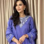 Sabila Nur Instagram - Bujhina toh tai 💙 photo credit: @nusraat_faria