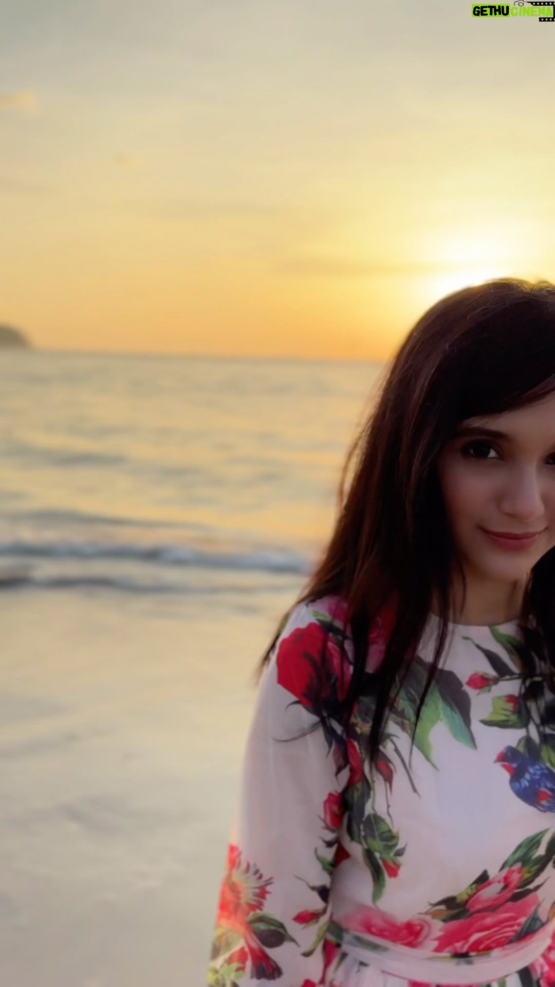 Sabila Nur Instagram - Sunset state of mind 🌸❤️ Langkawi Island, Malaysia