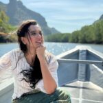Sabila Nur Instagram - Chasing sunshine 🌼❤️