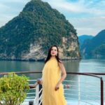 Sabila Nur Instagram - Like a mermaid on dry land 🧜🏻‍♀️🌊❤️ wearing: @muktaofficial ✨ Halong Bay Vietnam - Du Lịch Vịnh Hạ Long