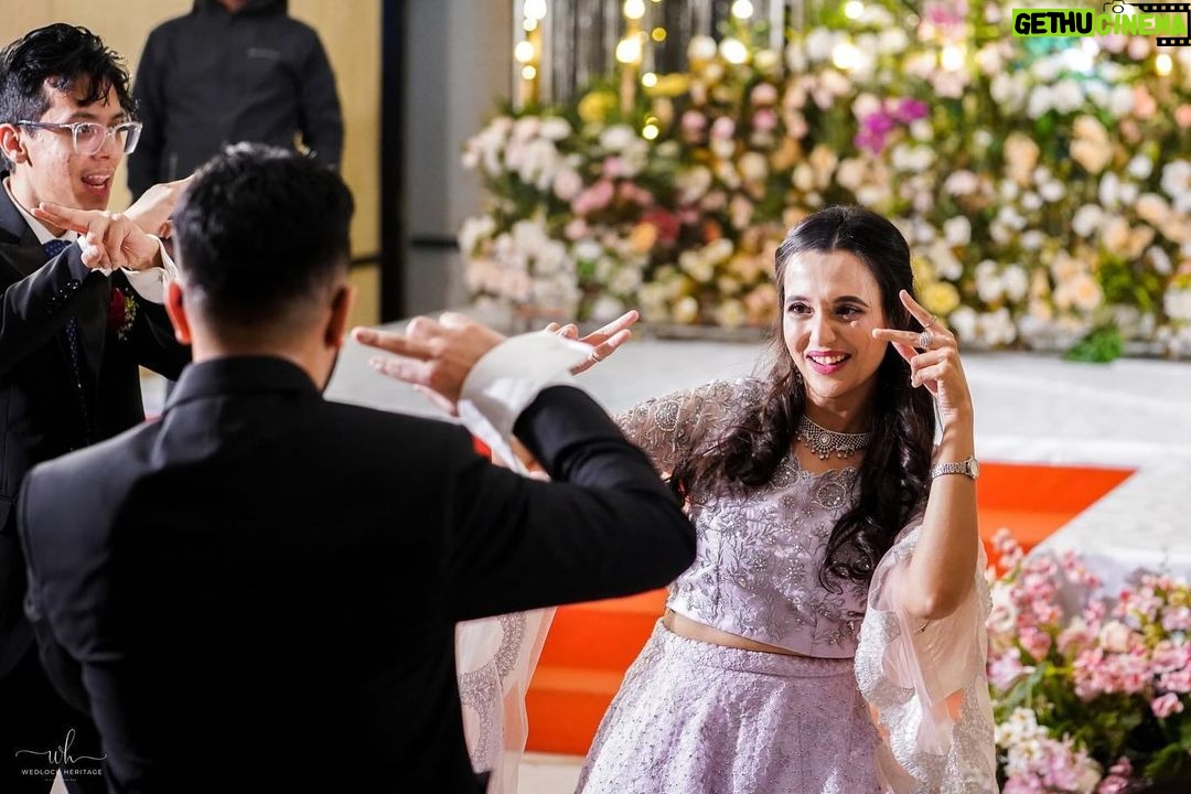 Sabila Nur Instagram - Dancing at my best friendโs wedding ๐๐๐ป