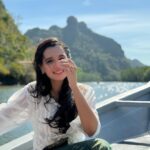 Sabila Nur Instagram - Chasing sunshine 🌼❤️