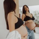 Sabina Hidalgo Instagram - the kind of love u can’t explain… 🤍 papá, mamá y shelby te esperamos con ansias bbsaurio!🦕 📸: @andreacamarenaphoto Guadalajara, Jalisco