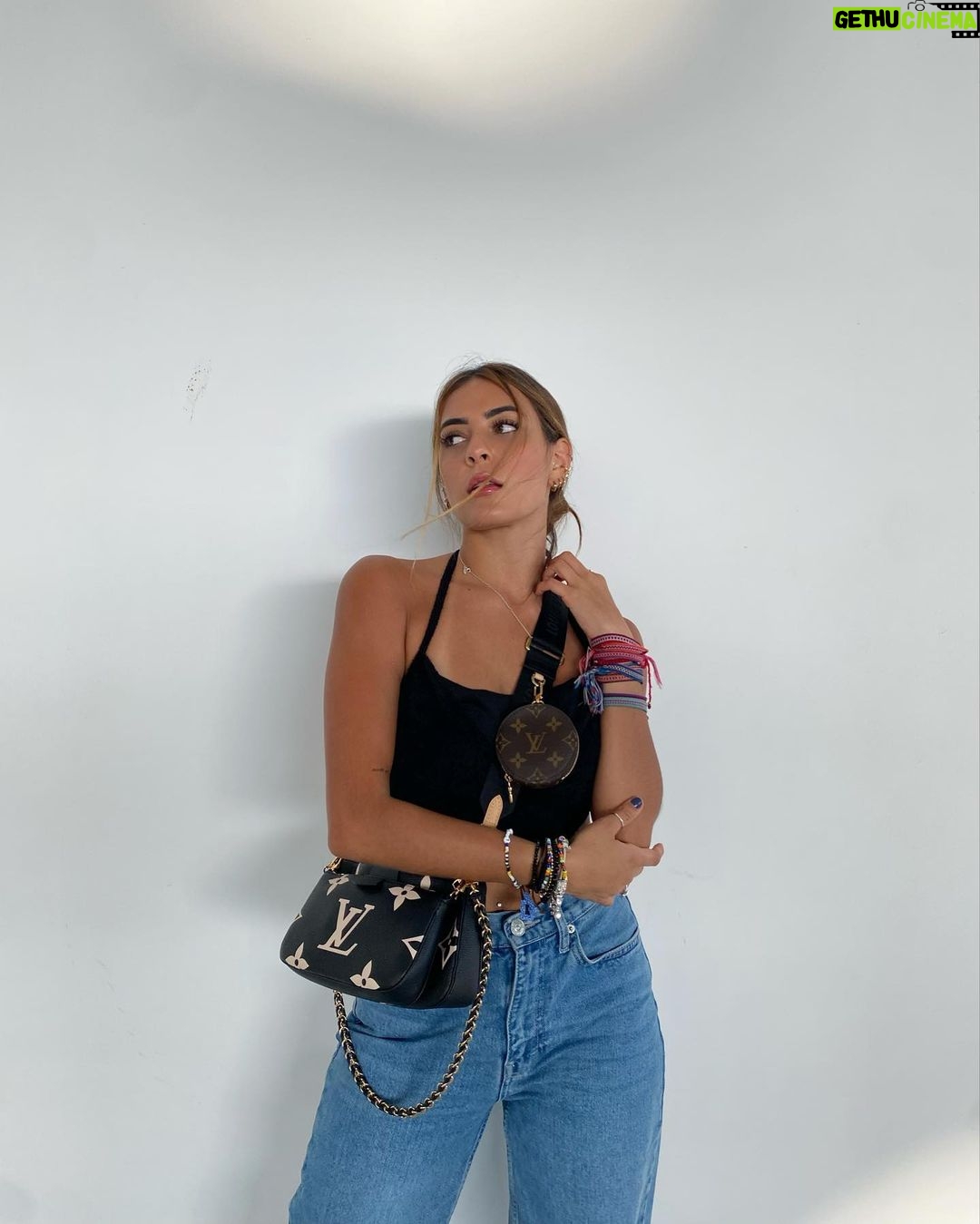 Sabina Hidalgo Instagram - let’s hit it Louvre Abu Dhabi