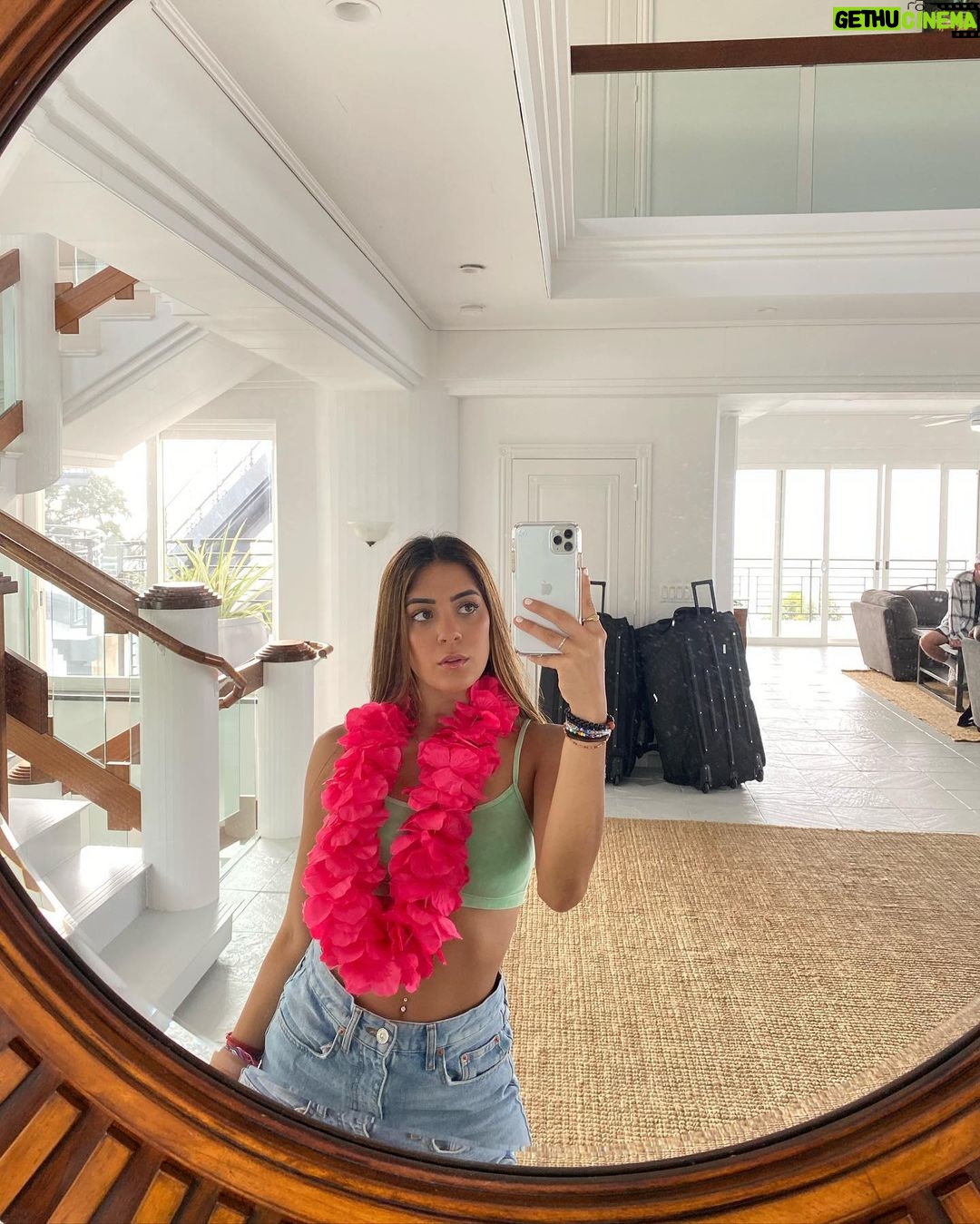 Sabina Hidalgo Instagram - Aventuras Hawaianas🤍🌺 Hawaii