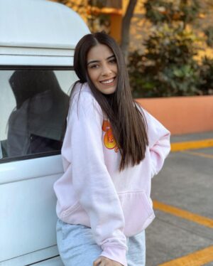 Sabina Hidalgo Instagram - Sending you a socially distanced hug 🥰