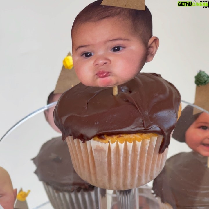 Sabina Hidalgo Instagram - ENCHI IS 1!!!