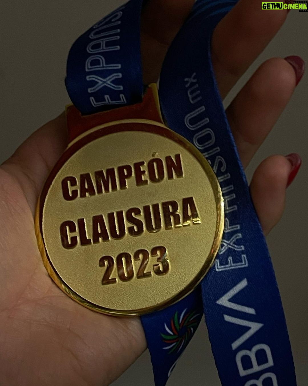 Sabina Hidalgo Instagram - tantas veces soñamos con este momento, que sigue pareciendo eso, un sueño. 🤩 Tepa, al inicio del torneo me dijiste: “voy a hacer campeón al Tapatío” y lo cumpliste. te admiro y te amo tanto que me explota el corazón! TAPATÍO CAMPEÓN! ❤️🔥🏆 Estadio AKRON