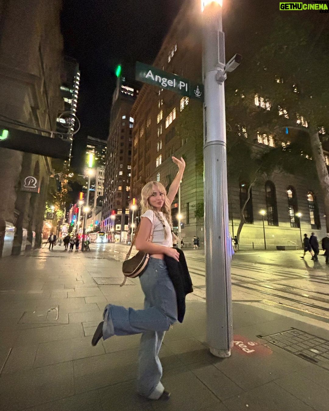 Sabrina Carpenter Instagram - Sydney Eras tour <3 thank you for being so so kind to us!! special shout-out to cuddles this snake i met and Jonah hill sorry about your coffee man