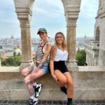 Sabrina Cereseto Instagram - Prime 24 ore in 🇭🇺 con LaBurini, marito, e le frignette. Ci sono arrivata dopo 12 ore che non tutti i ristoranti con le insegne colorate di rosso bianco e verde non facessero tutti cibo italiano 😂 ‘Che strano, ogni cosa qui è italiana’ 🫣😂❤️ Budapest, Hungary