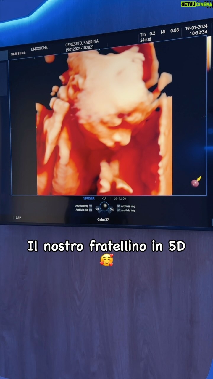 Sabrina Cereseto Instagram - Ecco il nostro Flam in 5D da @emoxione ❤️❤️ Credete anche voi che io faccia i figli con la fotocopiatrice? 🥰🥰🥰 ti aspettiamo piccino! Come si chiamerà? 💎💎💎💎