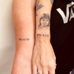 Sabrina Cereseto Instagram - Due nuovi pezzetti di ink sul mio corpo. Il primo, dedicato al mio compagno di vita, la mia scelta più importante ed il secondo invece, fatto con il fratello che mi sono scelta 🥰 In ordine ‘ti amo’ e ‘sorridi sempre’ 🇩🇰 Nordhavn, Copenhagen